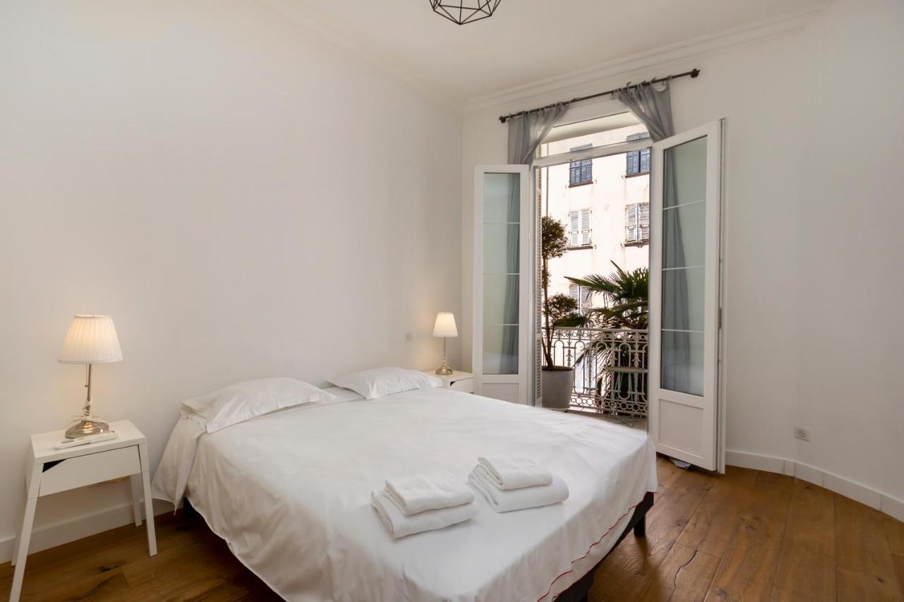 Les Suites R Bonaparte - Appartements De Standing Au Coeur De La Vieille Ville Pietonne Аяччо Екстер'єр фото